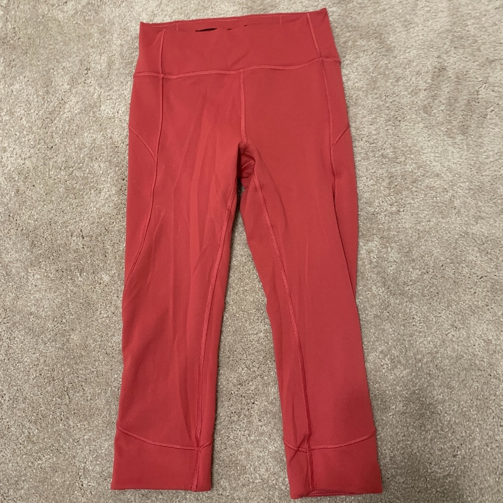 lululemon capri leggings RARE!! (color not sold anymore)